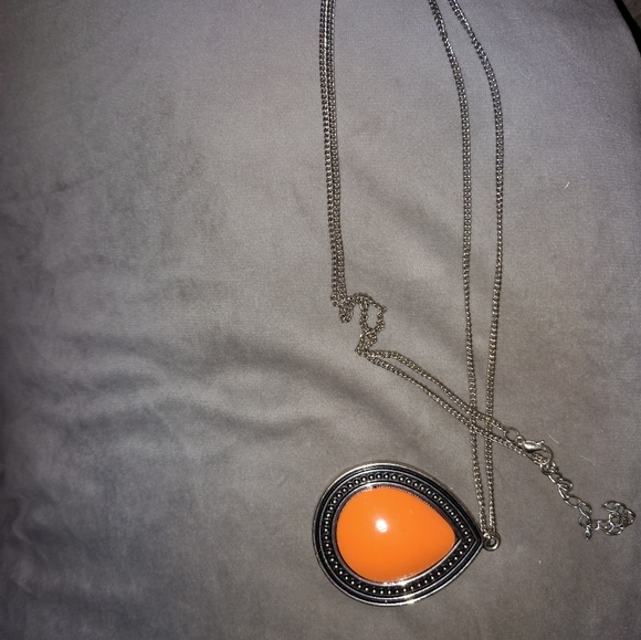 Stylish Necklace - Picture 2 of 3